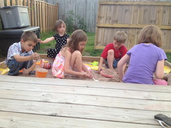 margarettyler_'s tweet image. Nothing like the sandbox to stimulate imagination and ignite creativity. #unpluggedlearning