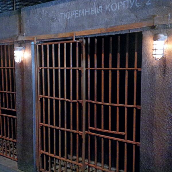 LXdanCA's tweet image. Through the magic of TV sets...doors open TO Brought me to a quaint Russian Jail! #RandomTOpic