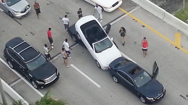 WPLGLocal10's tweet photo. TAKE A CLOSE LOOK- THAT'S A CAR ON TOP OF ANOTHER CAR!! - WHOOPS! This accident happened on Sunrise Blvd --More at 11 http://t.co/udyuLCws1X