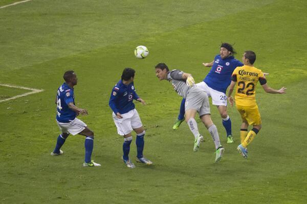 Moises Muñoz scoring a last minute goal