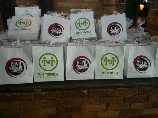 KayaON959's tweet photo. RT @djtpstar nice work "@kayafm95dot9: Tracksuits for learners at Mvelaphanda #KayaFMWinterCampaign http://t.co/3FFYwki7Fj"