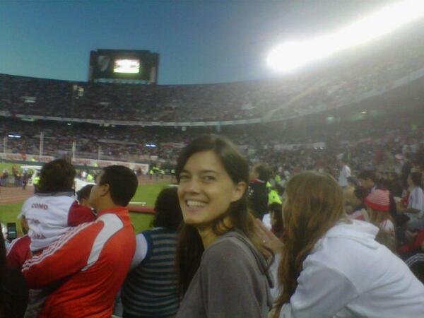 augarte82's tweet photo. Logré que @agusruete me acompañe al Monumental! Excelente tarde. Gran triunfo millonario. Ahora sos cábala gugui? http://t.co/F7HxX2HnWl