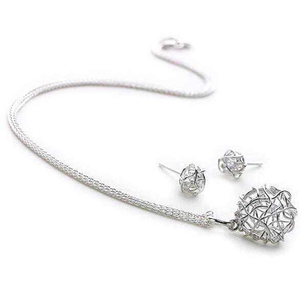 BarbaraEve2's tweet photo. #SilverSets http://t.co/yLq20v1jIl http://t.co/DPVJAaj0dz