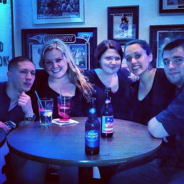 Biagio_StTeam's tweet photo. @whoisbiagio out with the people of Everett. Enjoying some drinks and having a good night!! http://t.co/CEiWbGPYAy