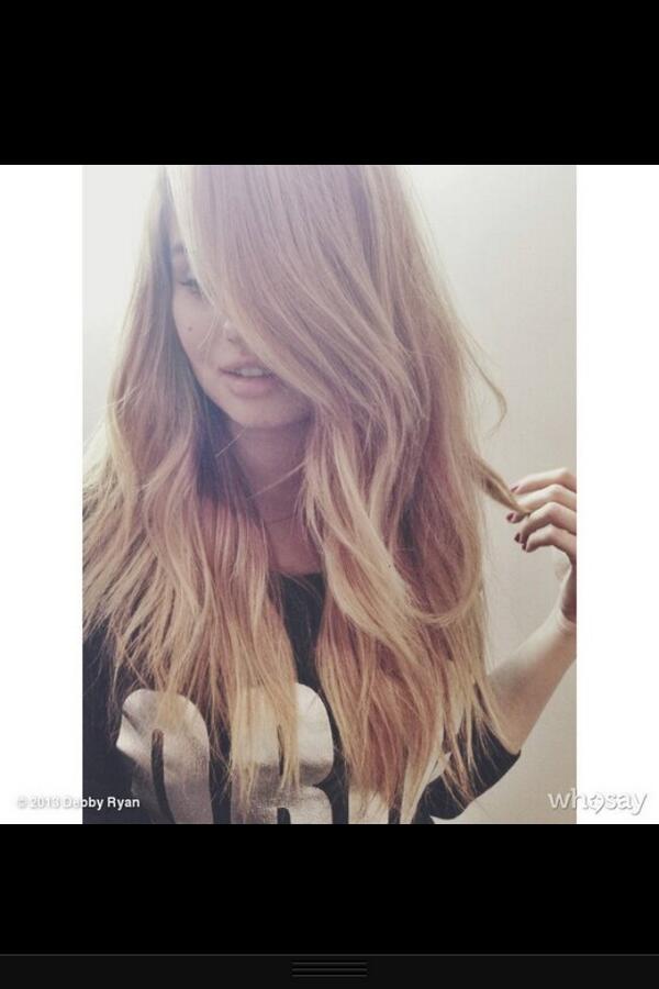 DebbyRyan4Life's tweet photo. Back to natural. I like that. @thedebbyryan http://t.co/hlf2JFN3vi