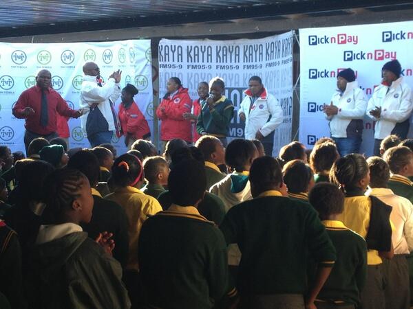 KayaON959's tweet photo. #KAYAFMWinterCampaign  RT @Li_Sibiya And it's on Mvelaphanda pupils at assembly http://t.co/9Xoy2l4ovf