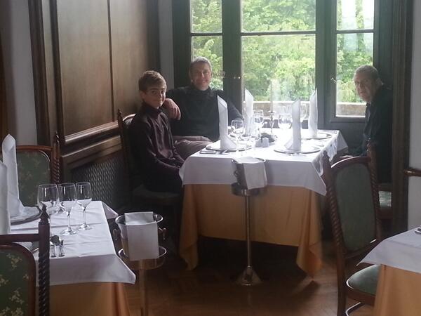 danny1ellis's tweet photo. Breakfast in the castle.... @southkymegc http://t.co/ftiVah9Pob
