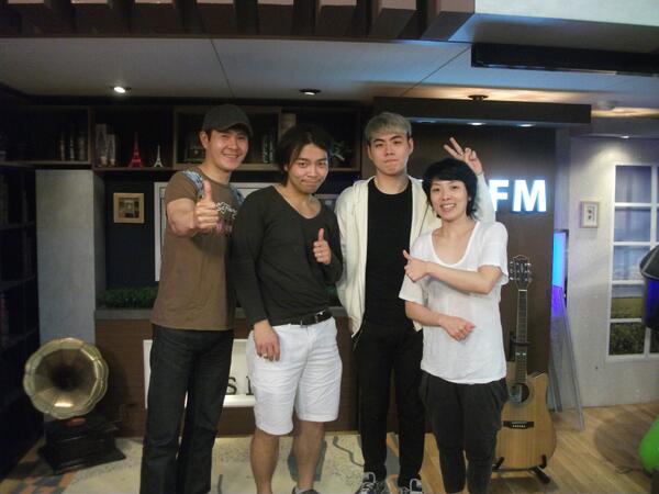 ebsspecial's tweet photo. 지난 5월 25일 저희 스토리스페셜을 찾아주신 가수 김지수님!! :)
이렇게 매력적인 청년인줄 몰랐습니다.
슈퍼스타K2에 처음 나왔던 그 모습 그대로 순수한 미소를 보여주셨네요~♬ http://t.co/Nqz0Wy7gOT