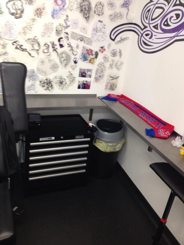 AJ_Tolman's tweet image. My tattoo station setup today with my shirt on and sky sports ready on the wall #notmissingthis @Official_CPFC #cpfc