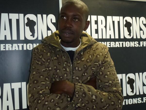 generations's tweet photo. 16Ar de L'Skadrille (@16AR_) de passage dans les studios de @GenerationsFM pour la sortie de son album solo "Noir" http://t.co/vD9lD1IX6v