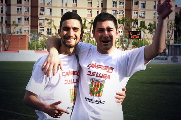 CFLlorenc_ofic's tweet photo. 2 germans, l'un un veterà ja i l'altre juvenil que pica a la porta del 1r equip
@aaron_gimenez @AlvarezGimenez http://t.co/V3ABvy0DZv