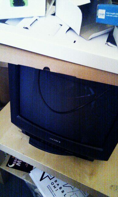 possiblearea's tweet photo. Day 37 #solepossession Is it hoarding to keep a 15-year-old TV? #spare http://t.co/iOqhxWWok1