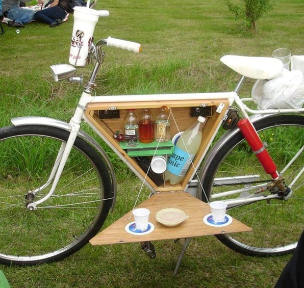 GammaUtrechtWes's tweet photo. Heerlijk deze #zon. Tijd om te #genieten en te #picknicken. Dat kan met deze zelfgemaakte #minibar en #picknicktafel http://t.co/Wu0hbmAOpZ