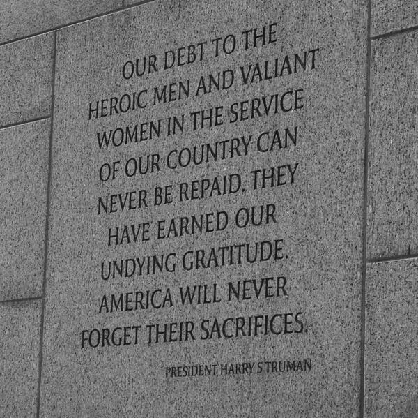 USAGov's tweet photo. We wish you a safe and pleasant Memorial Day. Please observe a minute of silence at 3:00 pm, local time. http://t.co/GpJBG7Tysb
