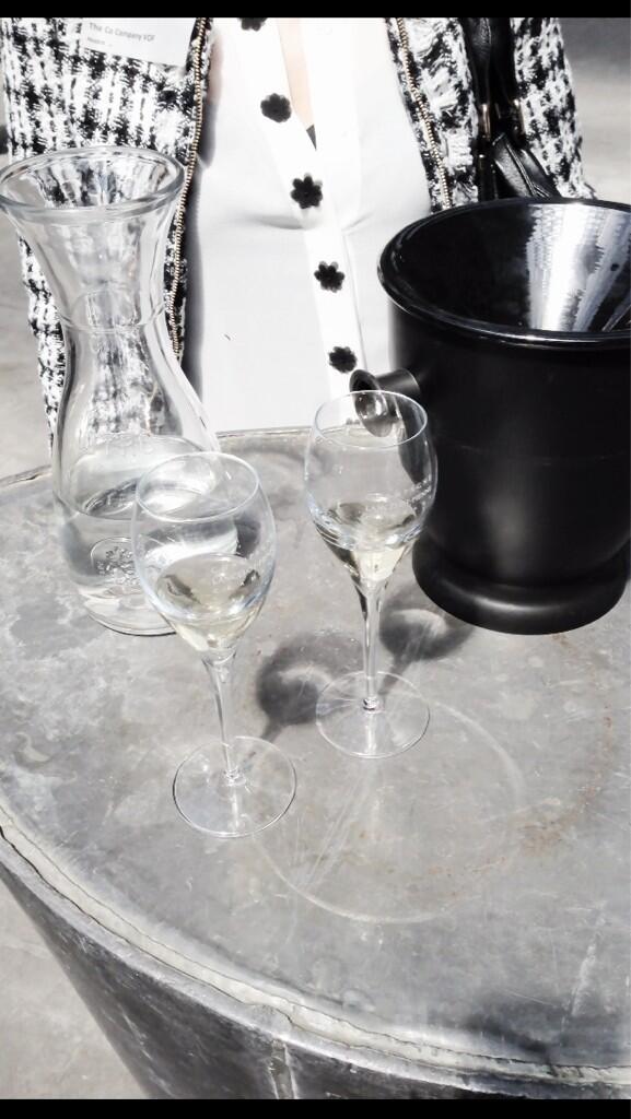 We starten de week met wine tasting. Niet verkeerd al zeggen we het zelf ;-). #wijn #proost