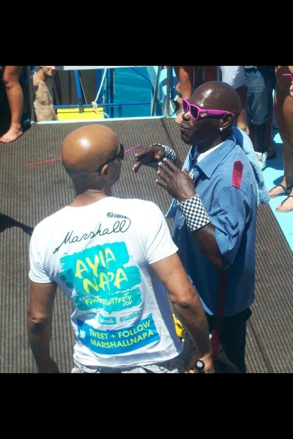 ayianapa_'s tweet photo. @MarshallNapa &amp; @ConstableCruise plotting the next game one the #fantasyboatparty http://t.co/66iNsrVBLV