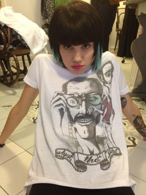 AngyFdz's tweet photo. Puedes comprar sus diseños en camisetas en #capellier (Calle Conde Duque 12, Madrid) #setegonzalez camisetas únicas http://t.co/537Sb0NYVZ