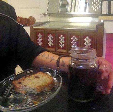 LilRedCoffeeVan's tweet image. #homemade #cranberrywalnut #bananabread with #Chemex brewed coffee #breakfast