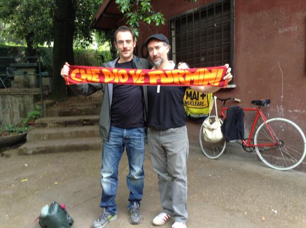 Me_Dici's tweet photo. #MeDici Angelo? Te dico Mai! Elio Germano e @miocaropino per @medicisindaco post voto... http://t.co/w93IkYPODP