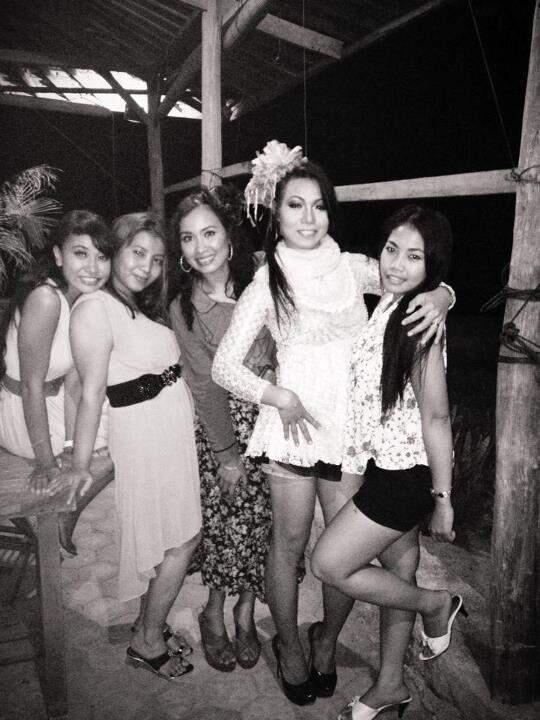 rivera_cathe's tweet photo. party @nadya with 50'th serve.,thx http://t.co/NwwKMHx88a