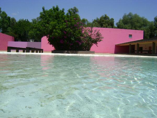 Locations: Barragan House, DF, Mexico