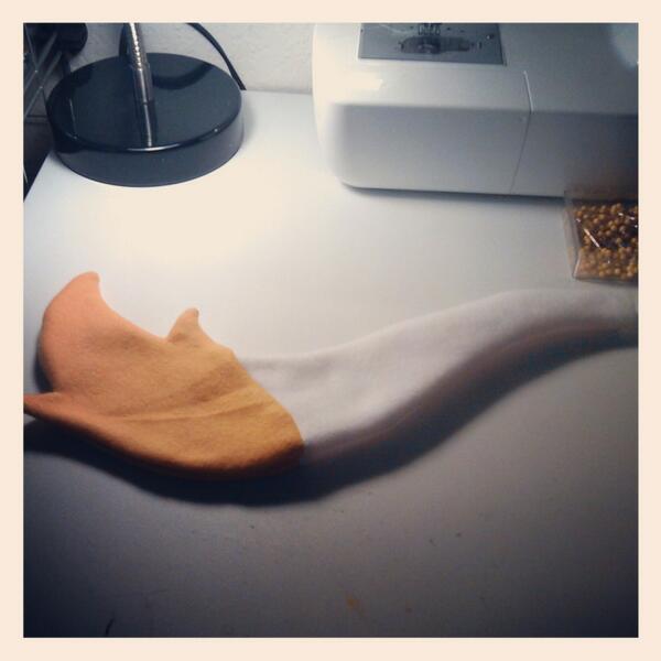 Chelpanda's tweet photo. New and improved tail for Cake the Cat! Lovin it :) http://t.co/FIG3MYQgm9