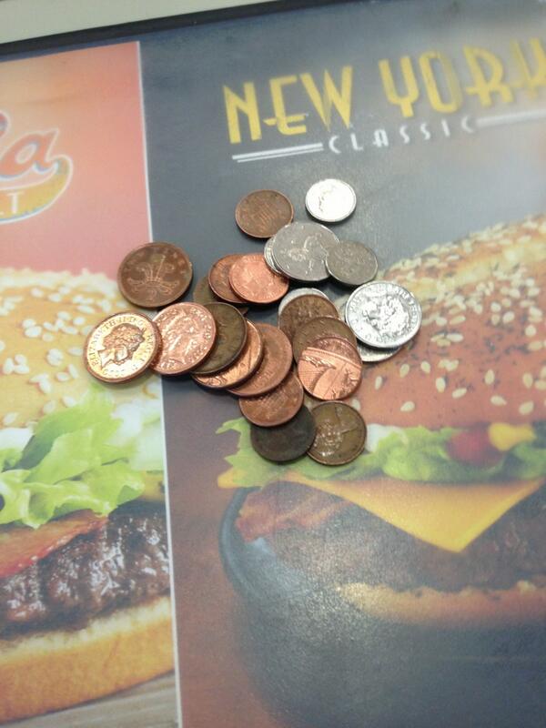 HalJamesBlack's tweet image. When @Tom_Daviees try to give you your change like this again #hatechange