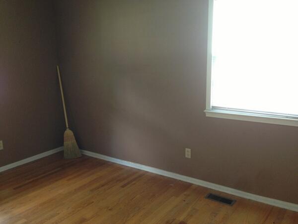 ElonBiltmore's tweet photo. Empty rooms. Biltmore says goodbye to @mrwillanderson and @davidgwynn. #yallcomebacknow #chaptereternal http://t.co/6RyJd9eznm