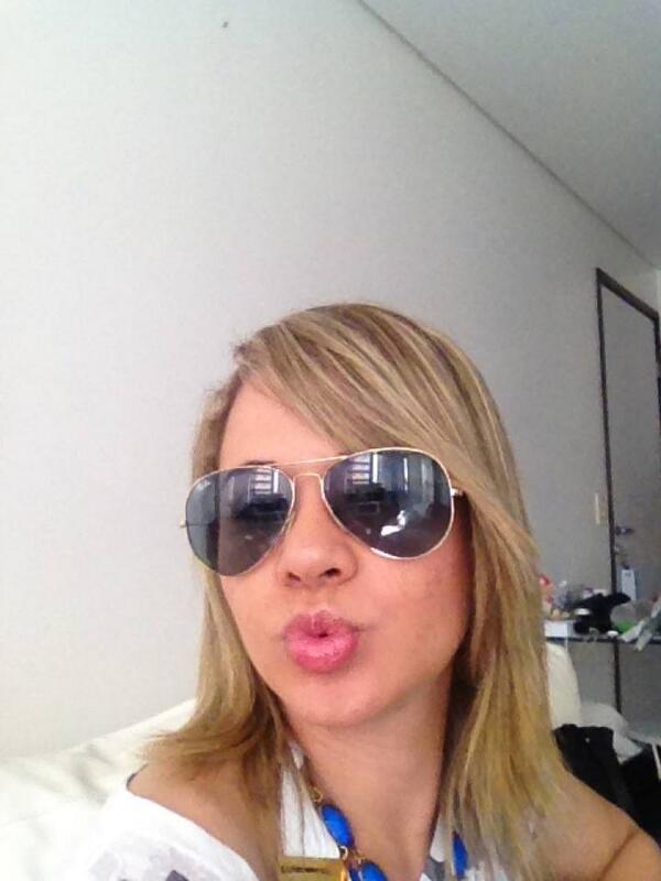 FCeternamenteFA's tweet photo. O nome dela é Flávia Alexandrino ! A FECHAÇÃAAAO  Sigam no instagram:  flavia_alexandrino http://t.co/qutN9iSceu