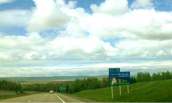 jillybean6's tweet photo. Wolfville bound with @tdempsxo #happybirthdayemma http://t.co/3DWIa14fyO