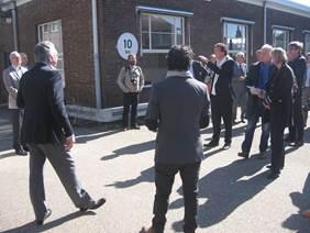 NVOMU's tweet photo. StatenCommissie Utrecht op werkbezoek in de voormalige Prodentfabriek (Amersfoort) en bedrijventerrein Mijdrecht http://t.co/9Du2JBDz8a