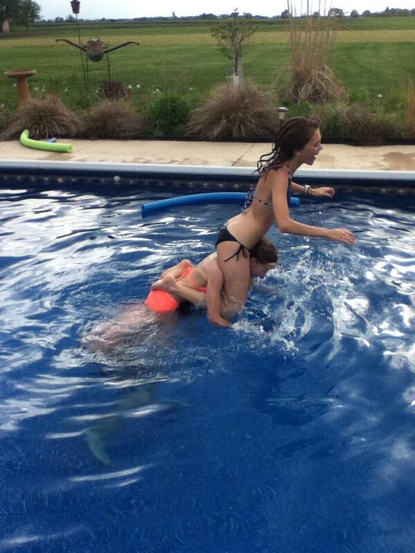 HaileyClark13's tweet photo. Falling http://t.co/Qkj9YYqjr3