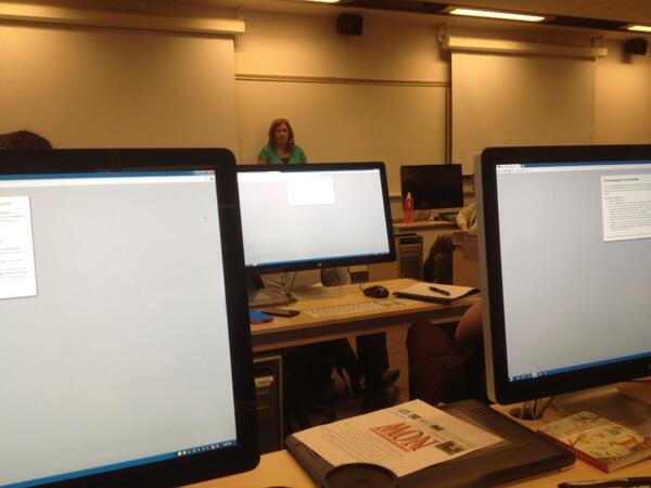 sarafalconer's tweet image. Fun! RT @micksweetman: @sarafalconer&apos;s @ConEd_GBC Facebook class with no Internet connection :( #GBSMM #GBCproblems