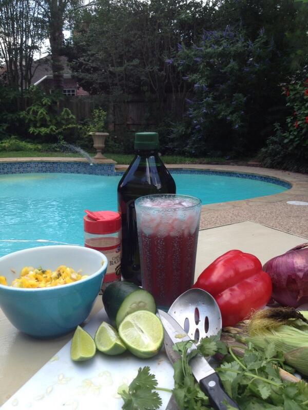 metigerlily's tweet image. 1st port &amp;amp; lemonade of summer. backyard kitchen. Makin' it work. #backyardkitchen #notatthebeach #summerdrinks