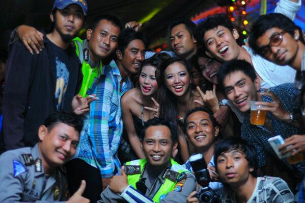 motoX_Bali's tweet photo. Colek""guys hahhah http://t.co/5zCjM2RGDK
