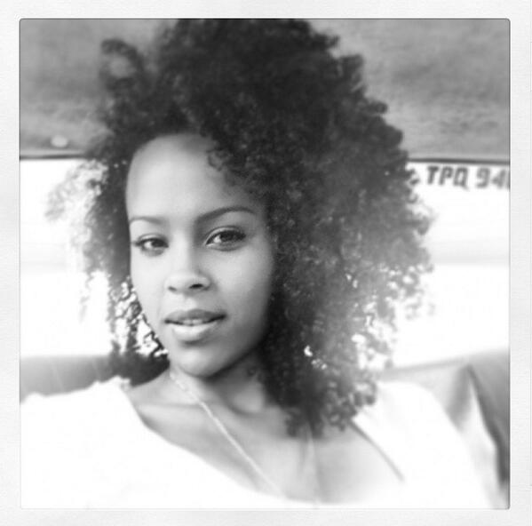 FansAnggieBryan's tweet photo. Su cabello es hermoso , No les parece ? http://t.co/YO0B7R8YRt
