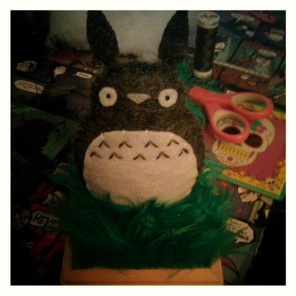 Chelpanda's tweet photo. Making a little Totoro soft sculpture. #totoro #studioghibli #handmade #WIP http://t.co/MsVIQAmpQz