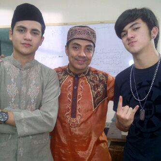 PRR_Reborn's tweet photo. #BreakShoot with Duo Rizky @RizkiAlatas @rizkynazaarr 9 scene ustadz @MayRizaKurnia Spirit for #PRR3 \m/ http://t.co/glXgpbKfQY