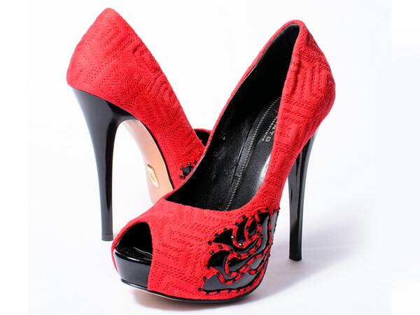 MomentoCo's tweet photo. N E W !!! Stand out poise and confident with these peep toe platform pumps. Now comes in Bold Chili Red .... http://t.co/fEPQL5My6a