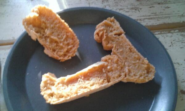 pier_lind's tweet photo. Oké, dus dit is mijn brood http://t.co/8L5XiTyRld