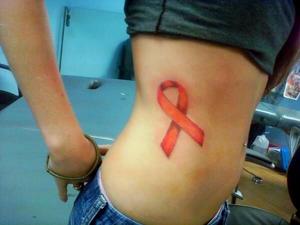 *tertantang* ;D RT <a href="/MeliaLivita/">Melia Livita L.</a>: Selain tattoonya bagus, perutnya juga rata ih.. yha_nies  #MSawareness