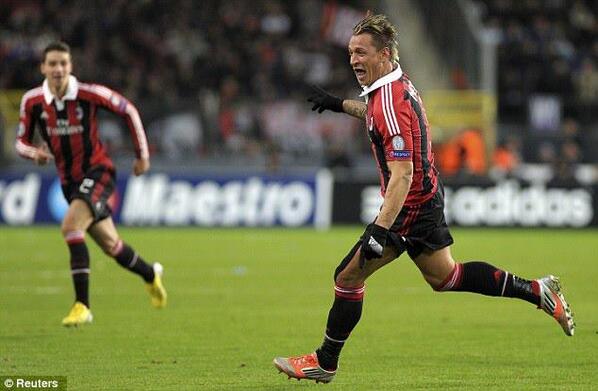 PhilippeMexesID's tweet photo. Selebrasi Mexes usai cetak gol #UCL #AnderlechtMilan #MexesPict http://t.co/D7V19m4VsS