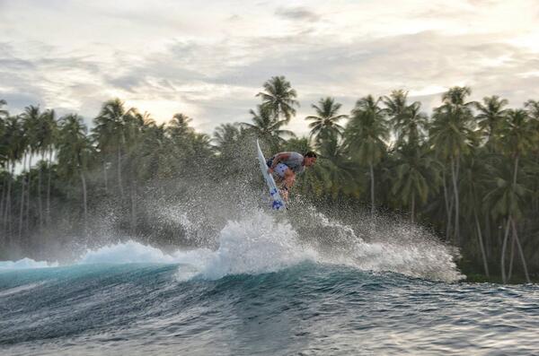 Double Grab <a href="/QuiksilverEvent/">Quiksilver Europe</a> @QuiksilverUSA