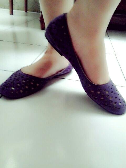 allshopku's tweet photo. Purple Flat Shoes size 40 IDR 25k! Grab Faaaasssstt sistah :') 081325977909 http://t.co/OSJkcezQTW