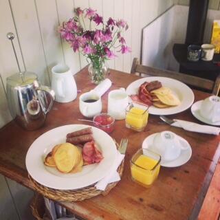 westtownfarm's tweet image. A lovely review from this bank holiday weekend's @canopyandstars Shepherd's Hut guests! westtownfarm.co.uk/farmers-blog/s…