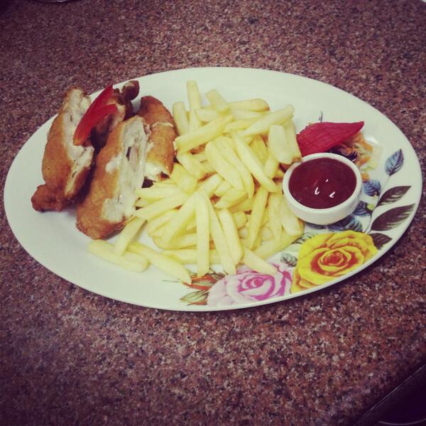 AhwakCairo's tweet photo. Dinner is served! http://t.co/irxbBKmAEy
