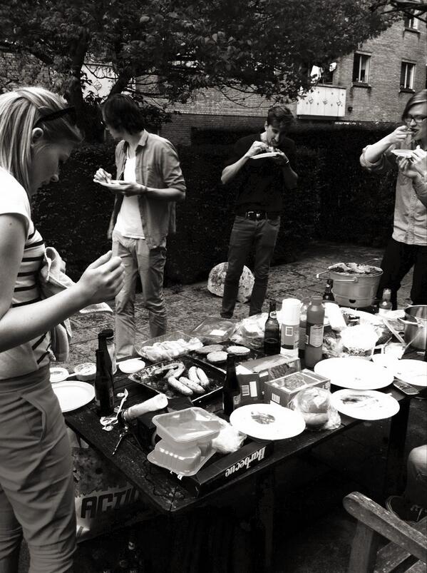 bobbyschinkel's tweet image. Dit is #ProjectBBQ . Vlees en bier bij @JeroenvZanten