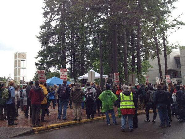 Rally for supporting staff workers' rights. #tescstrike <a href="/EvergreenStCol/">The Evergreen State College</a>