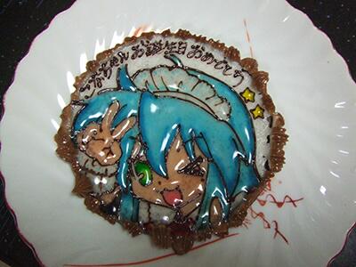 fuurai_hiryu's tweet photo. 毎度ながら、ケーキの上のこなちゃんはナイフ入れるのが忍びないので、こうしてサルベージしましたw　後で別に食いたいと思いますw  #こなた #こな誕 #こなた愛してるよ #こなた聖誕祭 #こなた大好き http://t.co/tNAdmd1qej