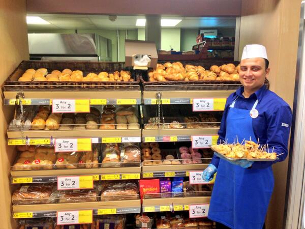 tescomeltonroad's tweet image. Putting the taste test to our most important critics...the customers @vickymne @expchangecoach